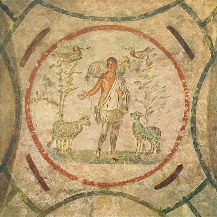 Jesús como Buen Pastor, fresco de las catacumbas romanas, segunda mitad del siglo III. El tipo —un pastor joven y sin barba que carga un cordero sobre los hombros— está copiado de la iconografía pagana del kriophoros (Hermes portador del carnero) y de Orfeo, no de un recuerdo de su aspecto.